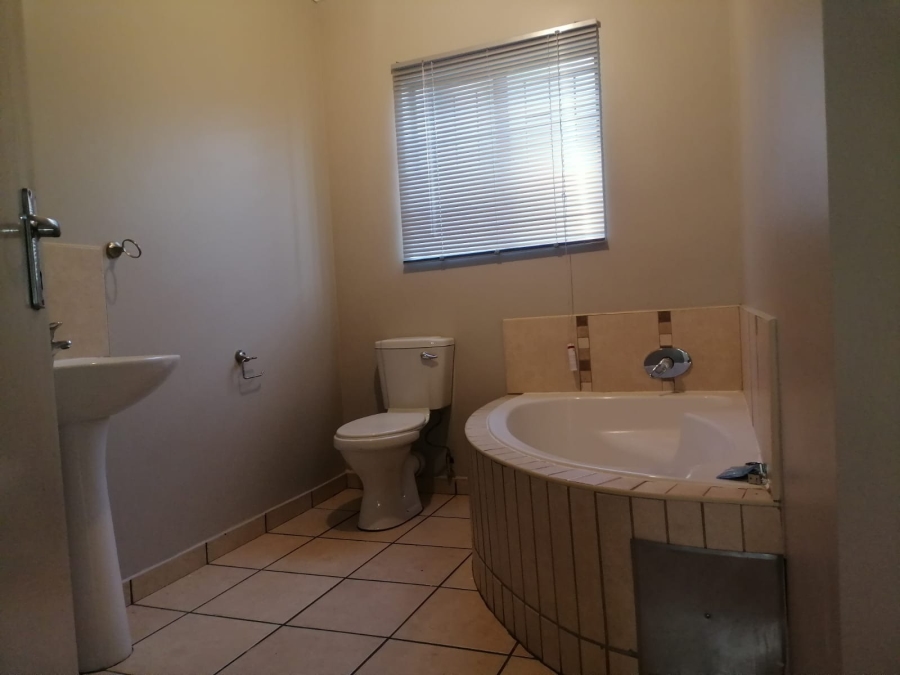 To Let 3 Bedroom Property for Rent in Waterval East North West